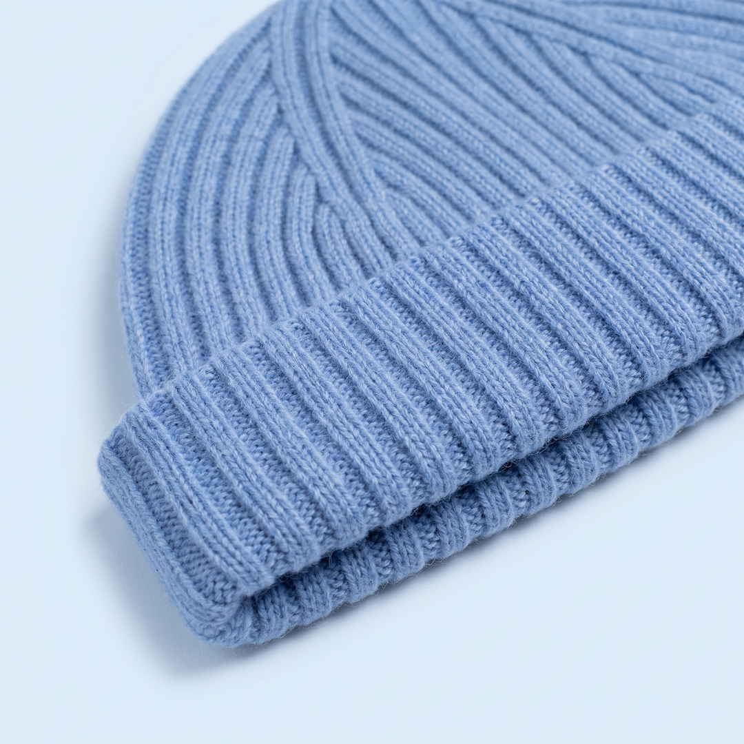 Strickmütze Ed in eisblau – Detailaufnahme #farbe_eisblau