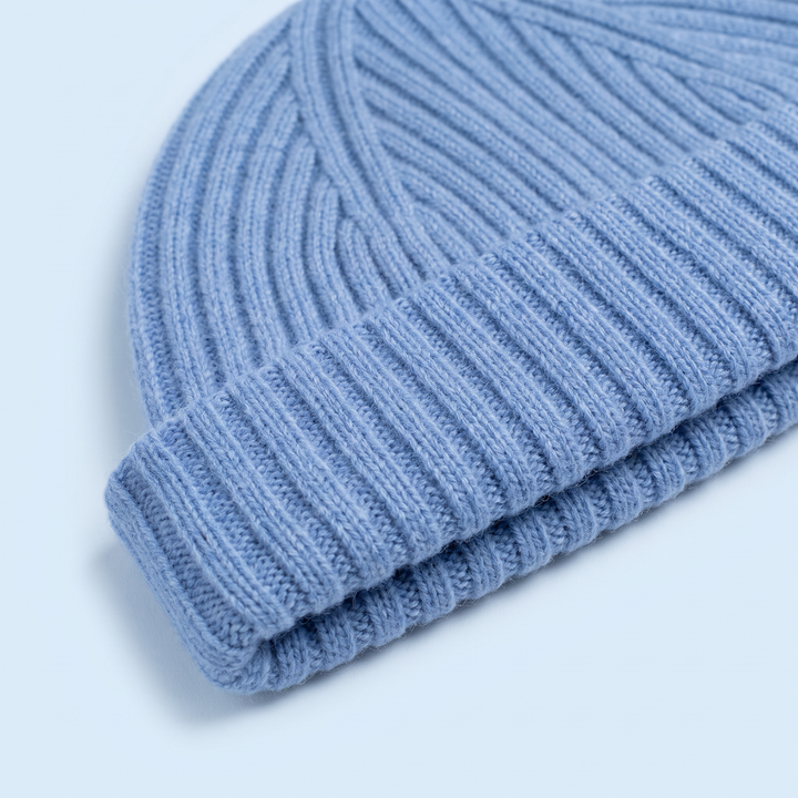 Strickmütze Ed in eisblau – Detailaufnahme #farbe_eisblau