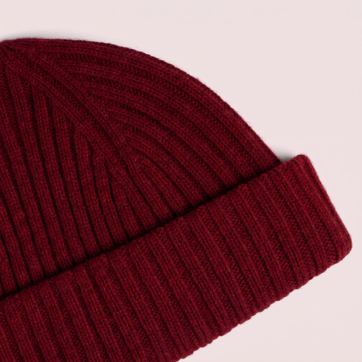 Strickmütze Ed in rot – Detailaufnahme #farbe_rot